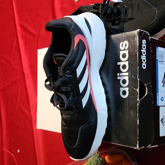 Adidas - Picture 8 of 10